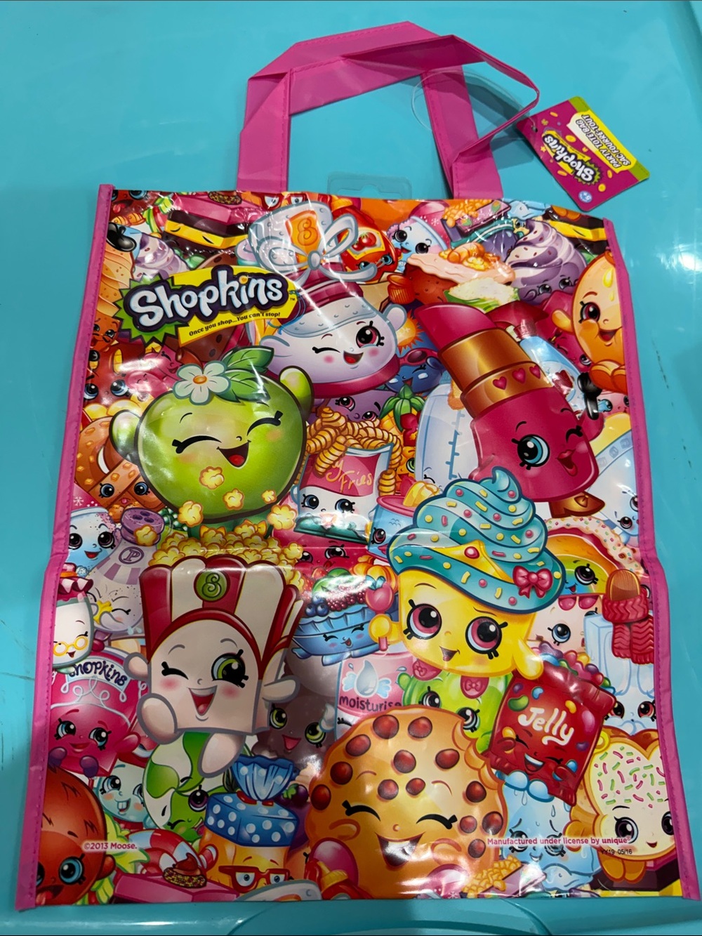 NWT Shopkins Plastic Party Gift Tote Bags (5) & Tablecloth in Package